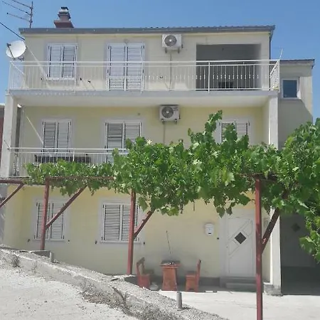 Apartman Karla *