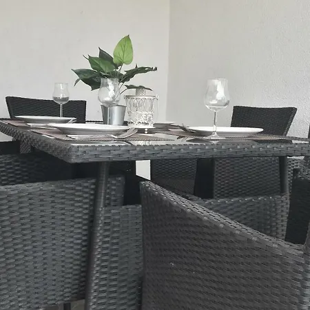 Apartman Karla شقة *